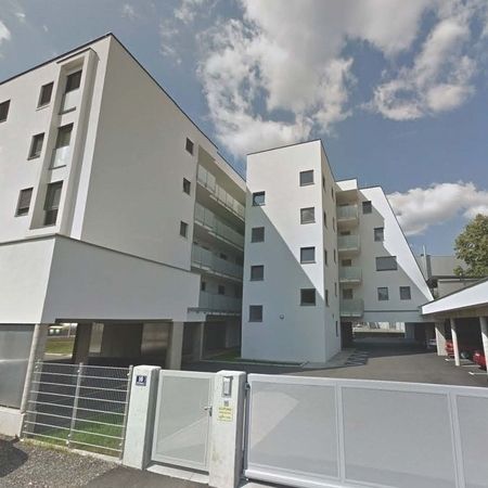 Außenansicht des Firmengebäudes der EMC
